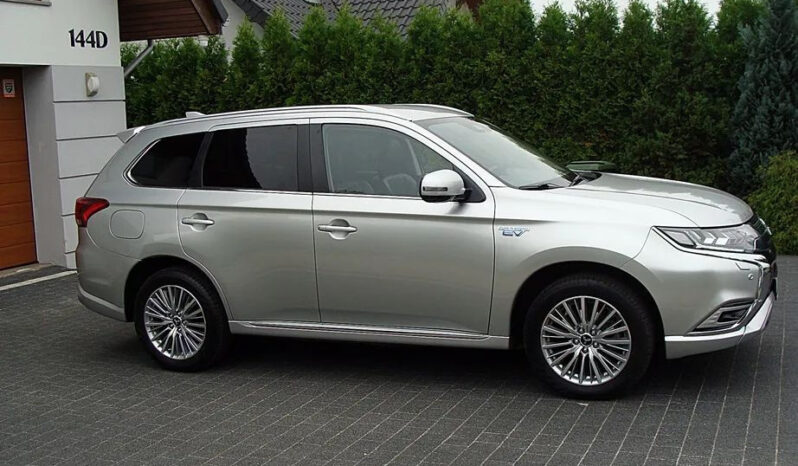 Mitsubishi Outlander 2.4 4WD Plug-In Hybrid Top full