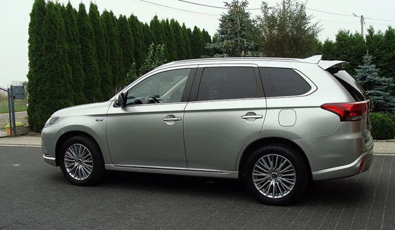 Mitsubishi Outlander 2.4 4WD Plug-In Hybrid Top full