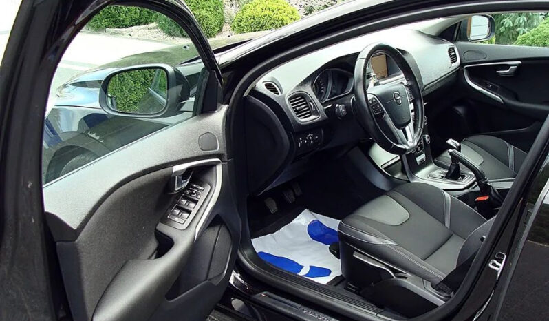 Volvo V40 full