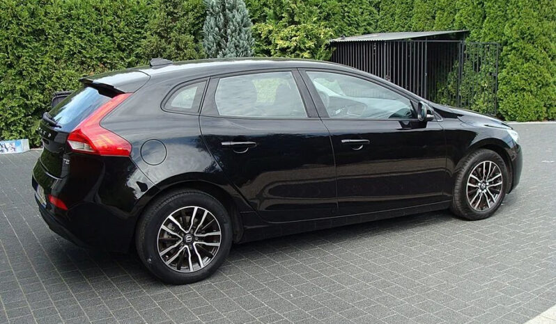 Volvo V40 full