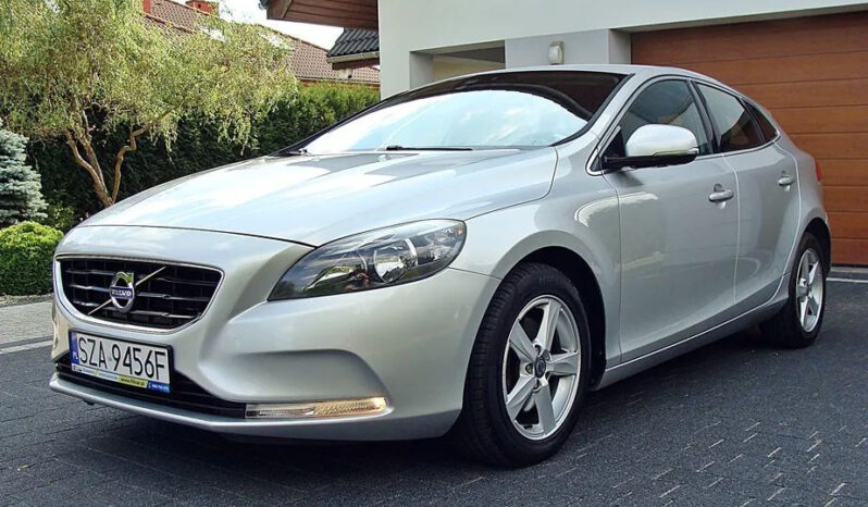 Volvo V40 T3 Momentum full