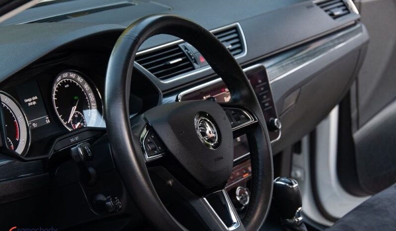 Skoda Superb Combi 2.0 TDI DSG Premium Edition full
