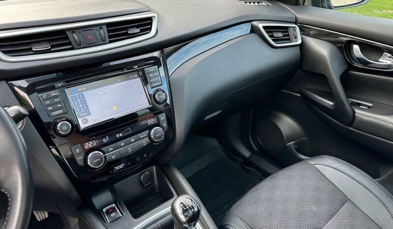 Nissan Qashqai 1.2 DIG-T Tekna full