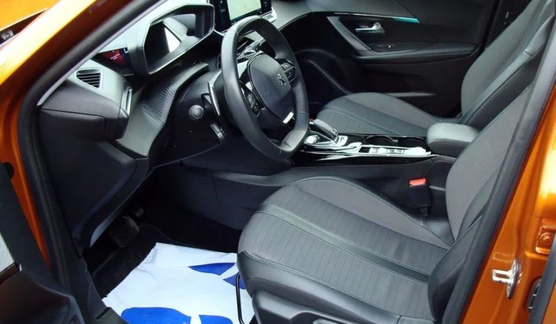 Peugeot 2008 PureTech 130 Allure S&S EAT8 full