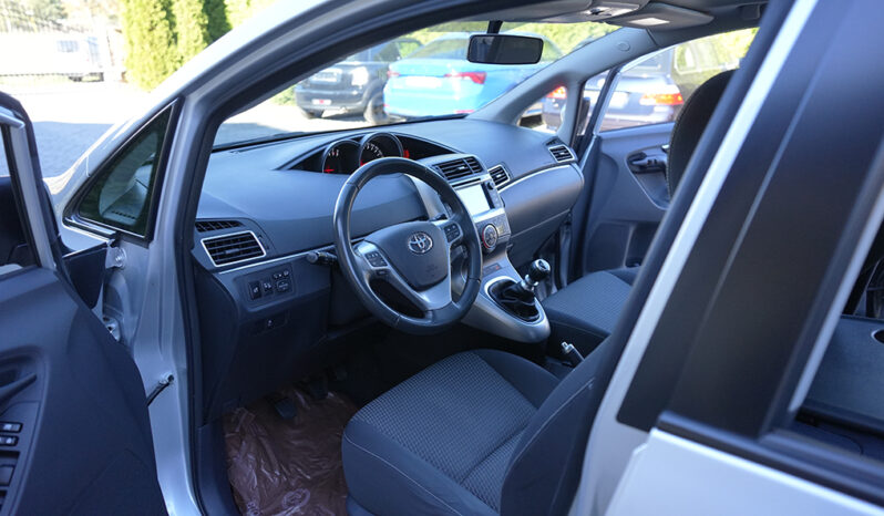 Toyota Verso 1.8 5-Sitzer Executive full