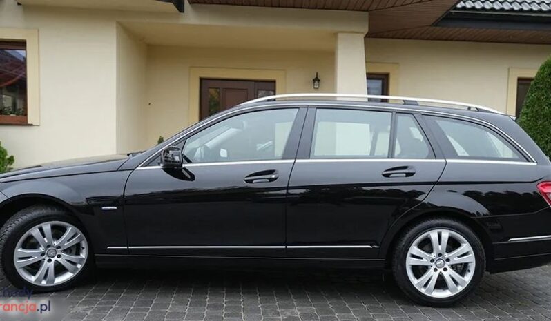 Mercedes-Benz Klasa C 180 T CGI Automatik BlueEFFICIENCY Avantgarde full