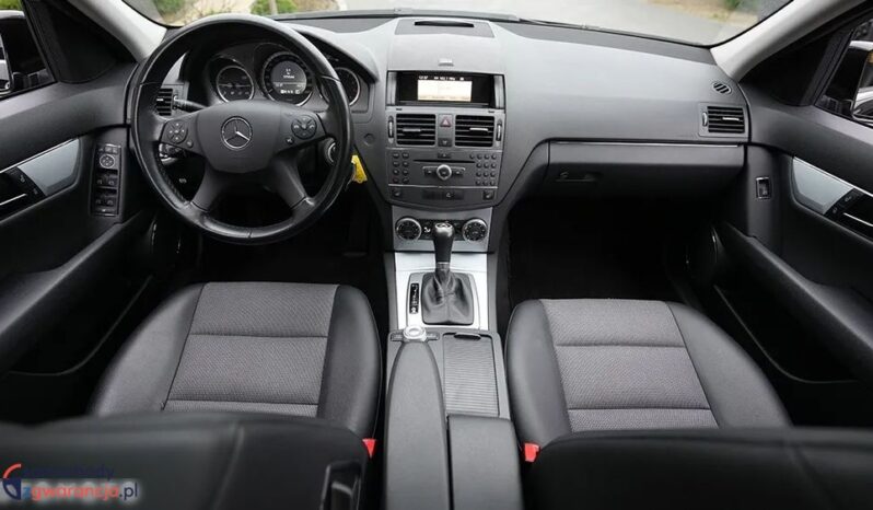 Mercedes-Benz Klasa C 180 T CGI Automatik BlueEFFICIENCY Avantgarde full