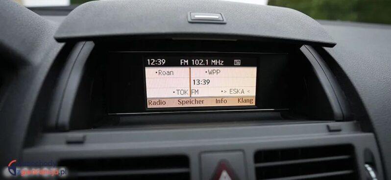 Mercedes-Benz Klasa C 180 T CGI Automatik BlueEFFICIENCY Avantgarde full