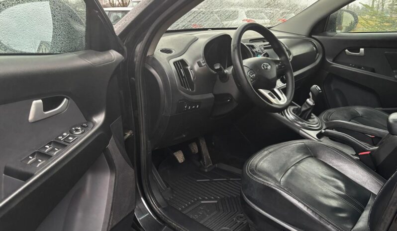 KIA SPORTAGE BUSINESS LINE 4X4 HAK PANORAMA SKÓRY NAVI PDC SERWIS full