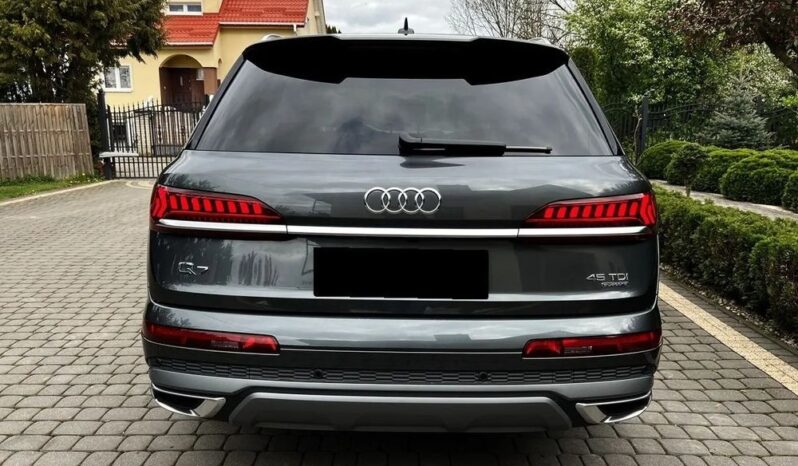 Audi Q7 full