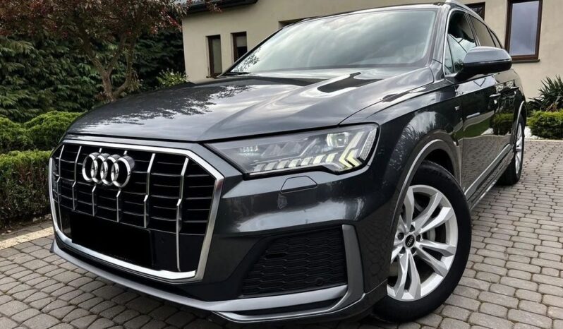 Audi Q7 full
