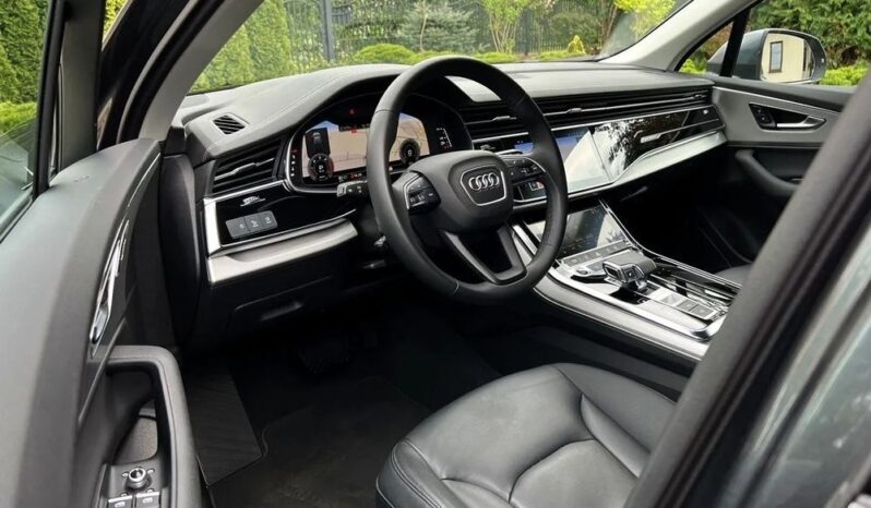 Audi Q7 full