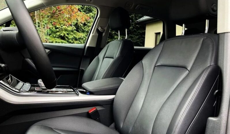 Audi Q7 full