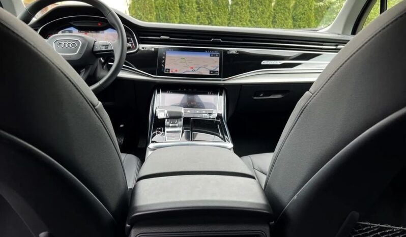 Audi Q7 full