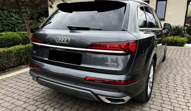 Audi Q7 full