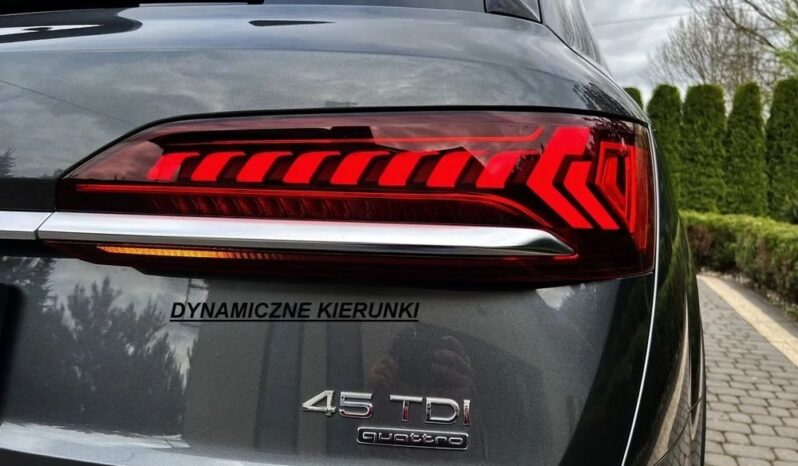 Audi Q7 full