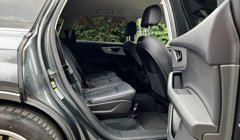 Audi Q7 full