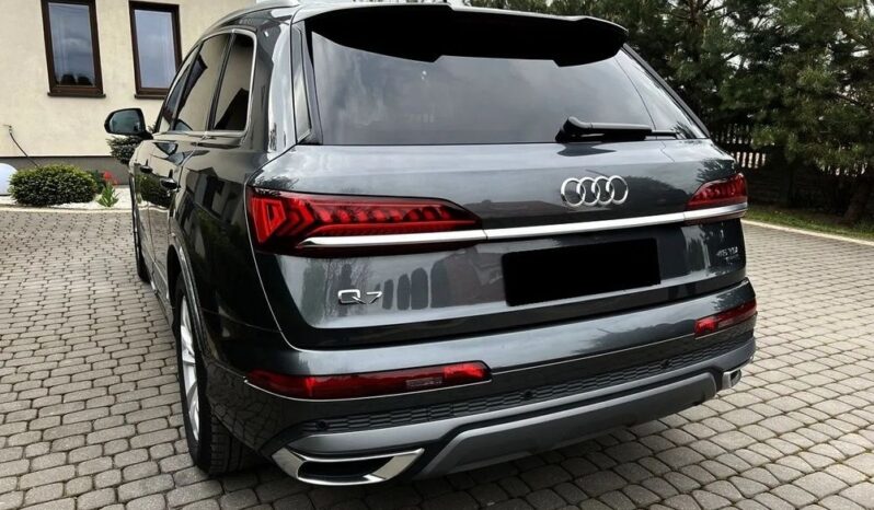 Audi Q7 full