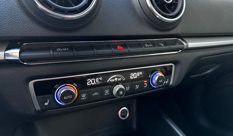Audi A3 2.0 TDI clean diesel Attraction full