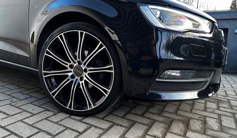 Audi A3 2.0 TDI clean diesel Attraction full