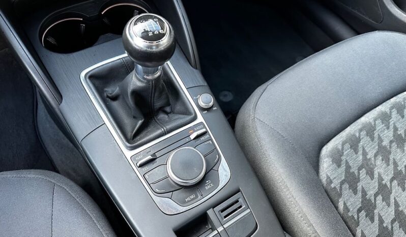 Audi A3 2.0 TDI clean diesel Attraction full