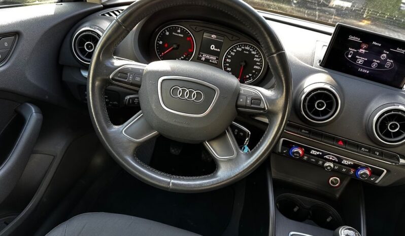 Audi A3 2.0 TDI clean diesel Attraction full