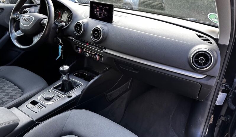 Audi A3 2.0 TDI clean diesel Attraction full