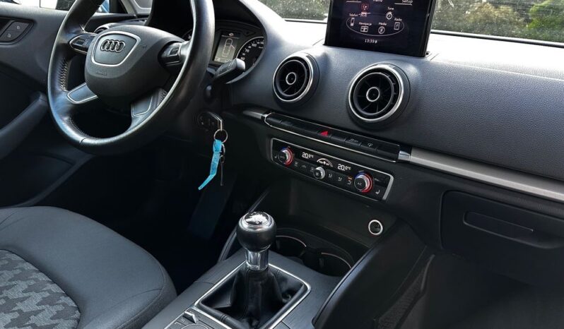 Audi A3 2.0 TDI clean diesel Attraction full