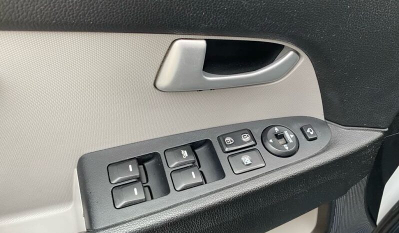 SUV KIA Sportage  2014 Diesel Manualna FWD (przód) Biały 5 5 Francja Perłowy full