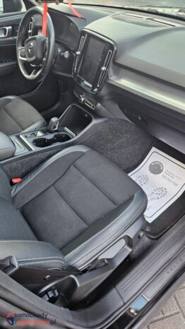 Volvo XC 40 D3 Momentum Pro full