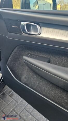 Volvo XC 40 D3 Momentum Pro full