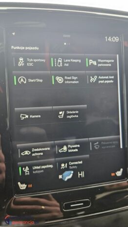Volvo XC 40 D3 Momentum Pro full