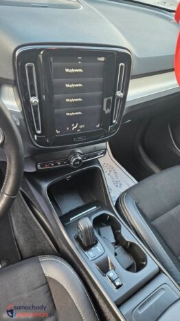 Volvo XC 40 D3 Momentum Pro full