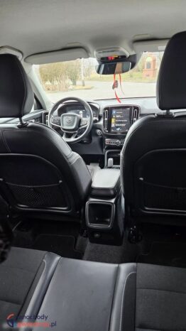 Volvo XC 40 D3 Momentum Pro full