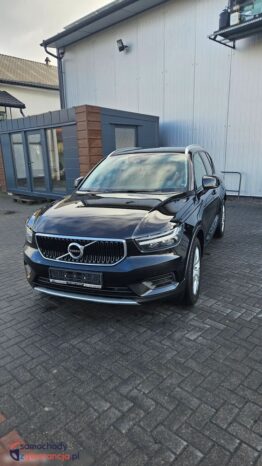 Volvo XC 40 D3 Momentum Pro full