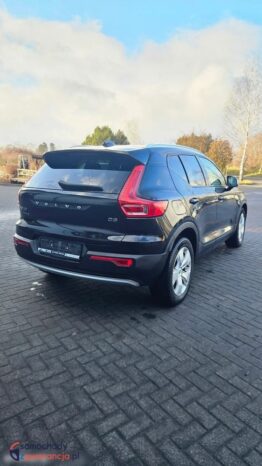 Volvo XC 40 D3 Momentum Pro full