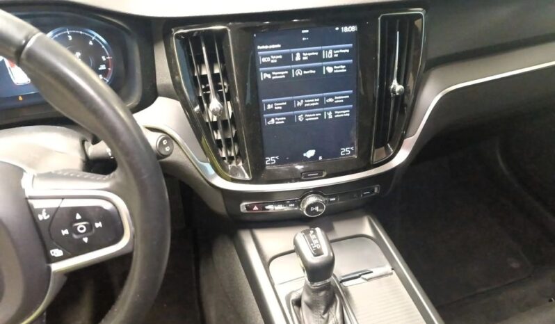 Volvo V60 D3 Momentum full