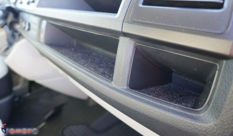 Volkswagen Transporter full