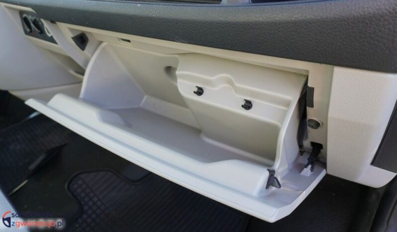 Volkswagen Transporter full