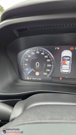 Volvo XC 40 D3 Momentum full