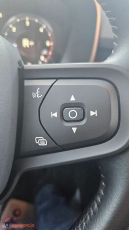 Volvo XC 40 D3 Momentum full