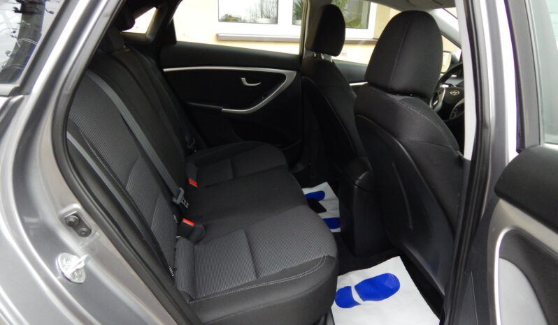 Kompakt HYUNDAI I30  2013 Benzyna Manualna FWD (przód) Szary 5 5 Niemcy Metalik full