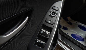 Kompakt HYUNDAI I30  2013 Benzyna Manualna FWD (przód) Szary 5 5 Niemcy Metalik full