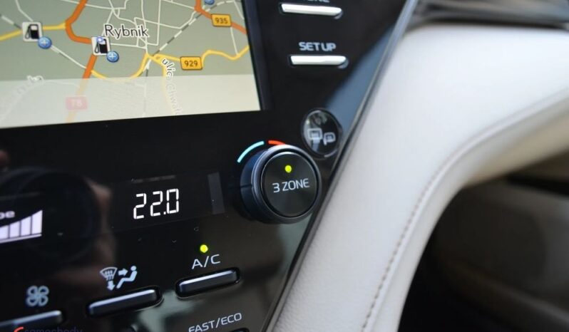 Toyota Camry 2.5 Hybrid Executive CVT full
