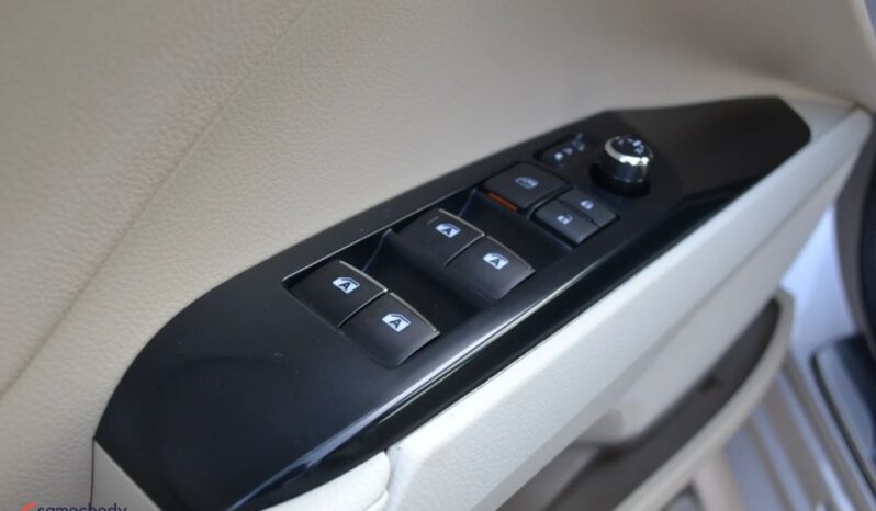 Toyota Camry 2.5 Hybrid Executive CVT full