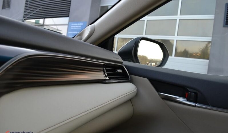 Toyota Camry 2.5 Hybrid Executive CVT full