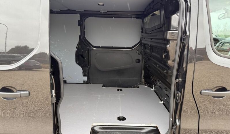 Nissan Nv300 full