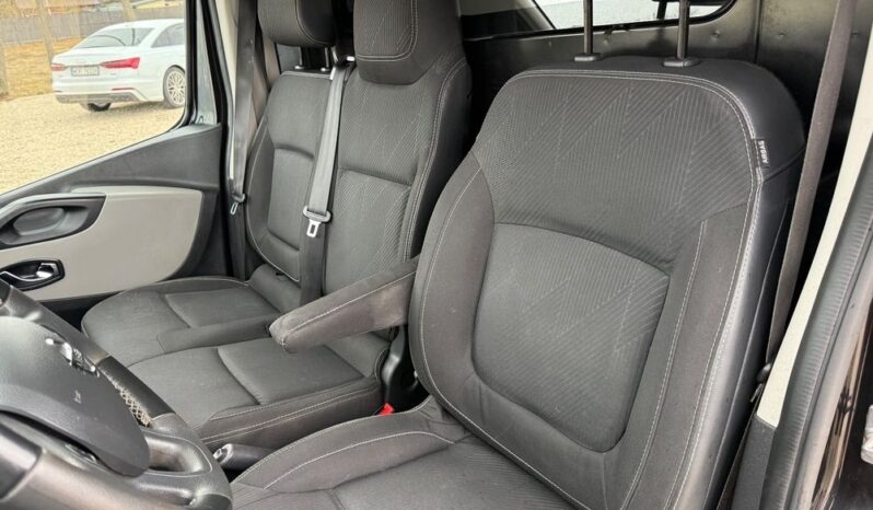 Nissan Nv300 full