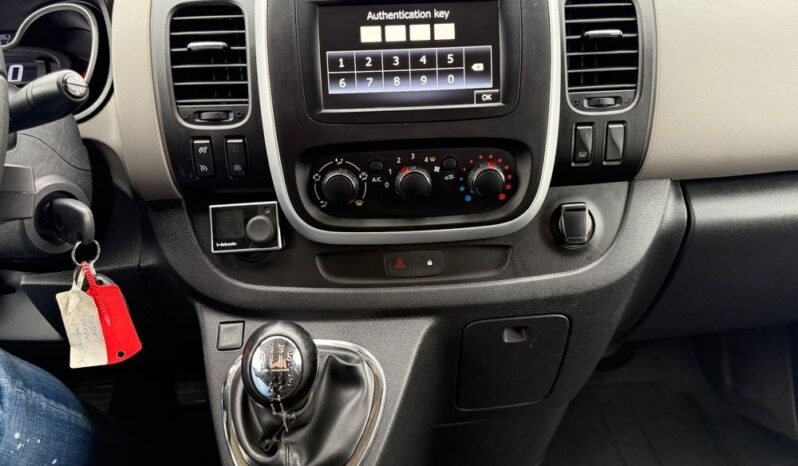 Nissan Nv300 full