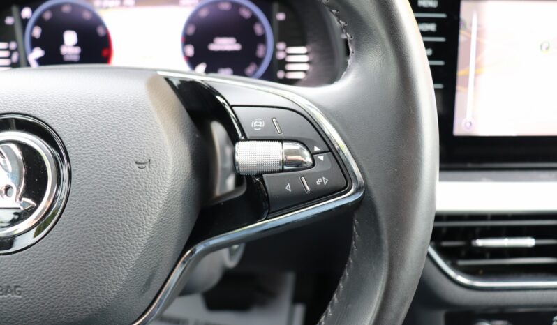 SKODA KAMIQ 1.0 TSI, BOGATE WYPOSAŻENIE, VIRTUAL COCKPIT, SAM PARKUJE full